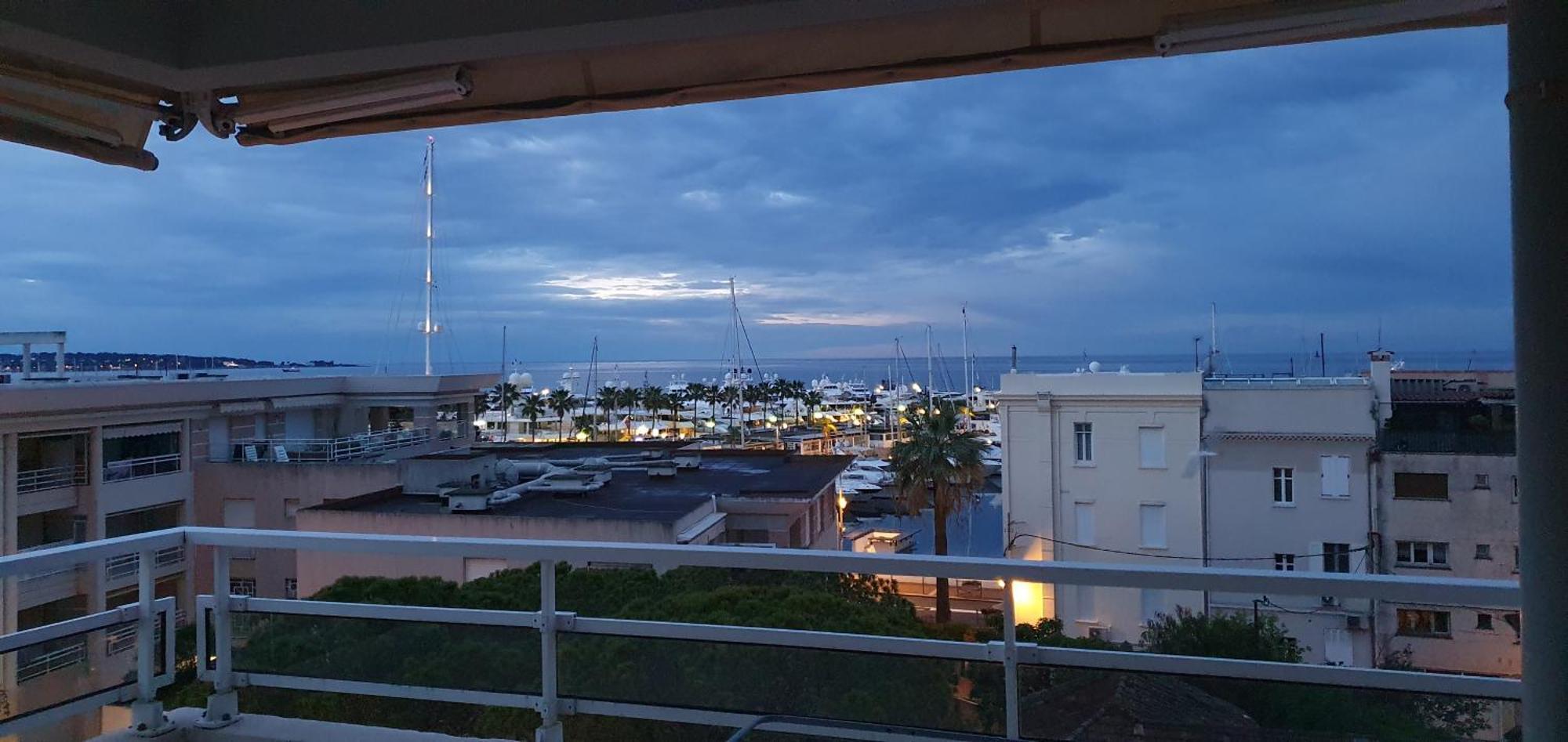 Standing Vue Mer Entre Cannes Et Antibes Гольф-Жуан Экстерьер фото